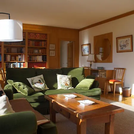 Central & Spacious, Richemont Apartmán